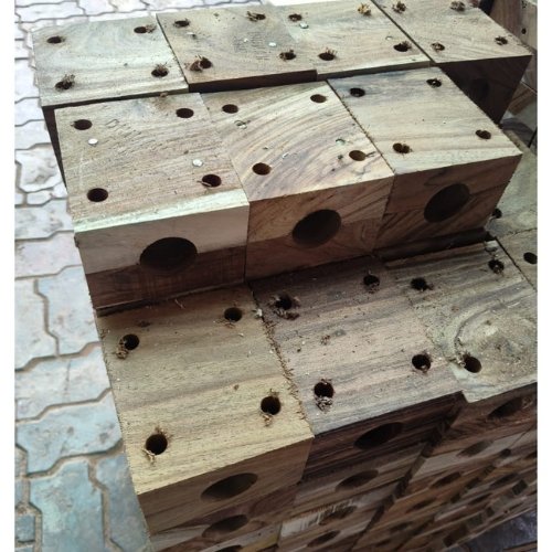 FINISHING WOODEN BEARING BLOCK 